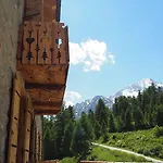 Hotel Aiguille De La Tza 2*