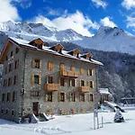 Aiguille De La Tza 2*