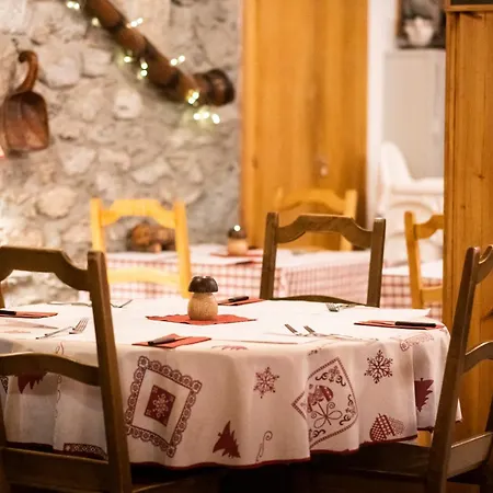 Hotel Aiguille De La Tza 2*