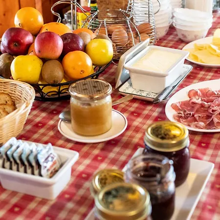 Aiguille De La Tza 2*