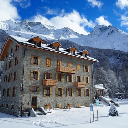 Aiguille De La Tza 2*