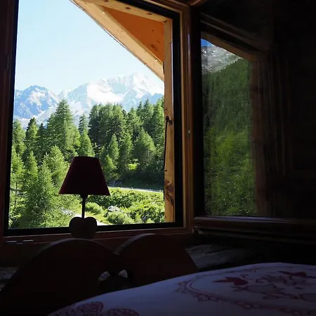 Hotel Aiguille De La Tza 2*