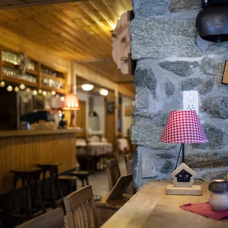 Hotel Aiguille De La Tza 2*