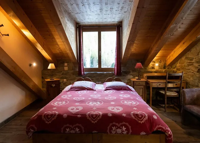 Aiguille De La Tza Hotel