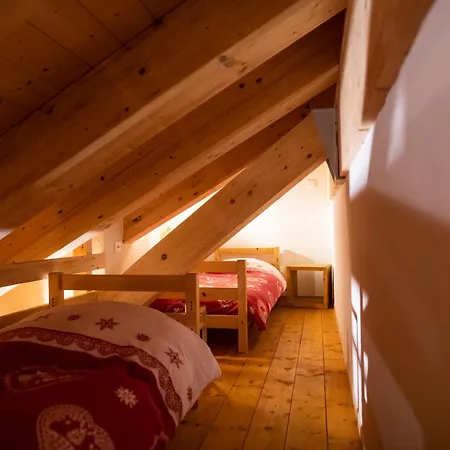 Aiguille De La Tza Отель